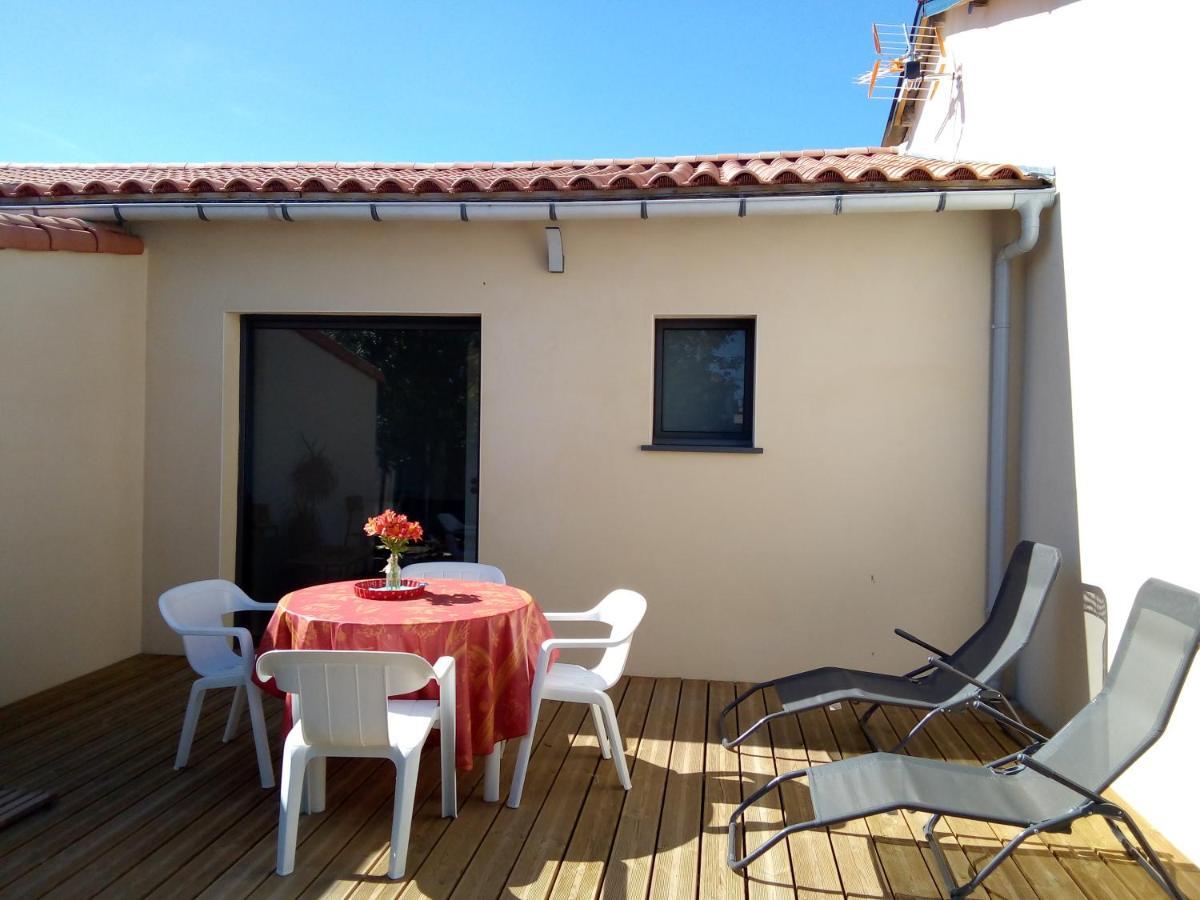 Au Refuge Des Farfas Apartamento Saint-Paul-en-Pareds Exterior foto