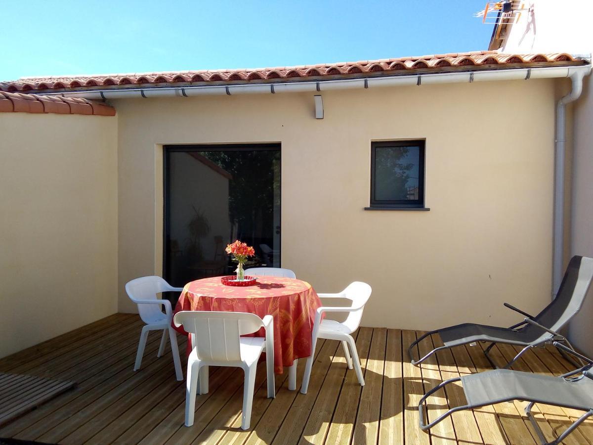 Au Refuge Des Farfas Apartamento Saint-Paul-en-Pareds Exterior foto